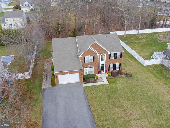 2nd image of 1414 Cherokee Ln