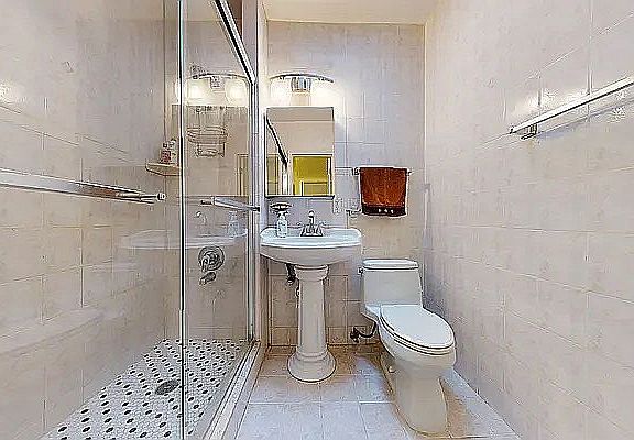 3rd image of 2059 E 33rd St #1
