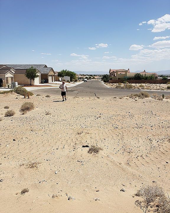 2nd image of 2047 E Mesa Amarilla Way