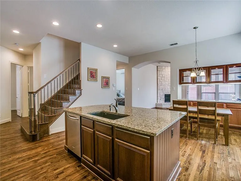 8714 Isaac St — Photo 17