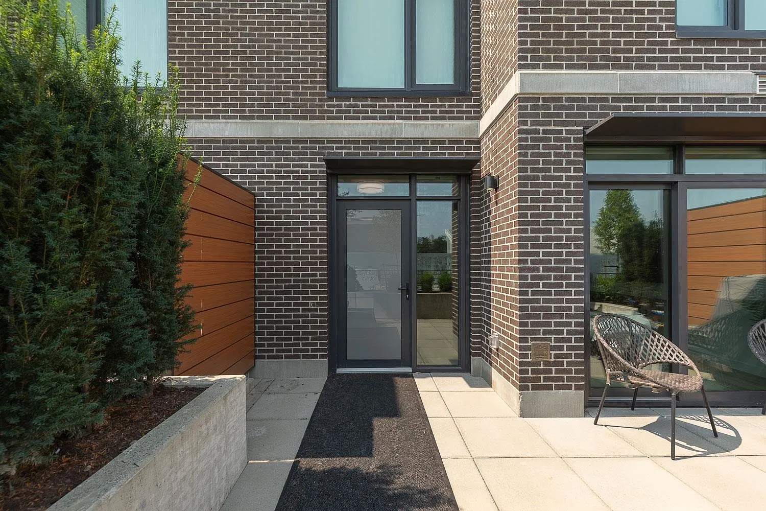 2 bed, 1677 sqft, $5,500 — Photo 2