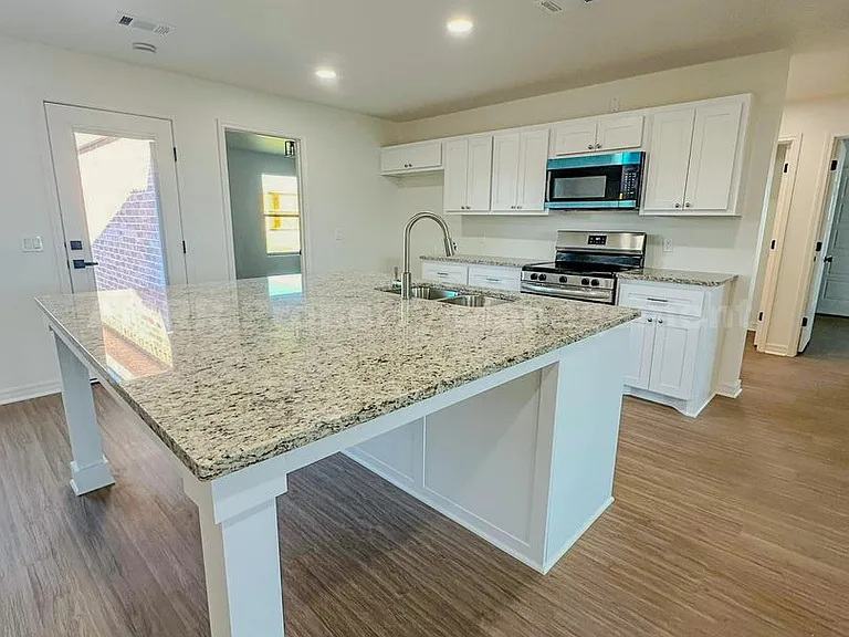 1309 Sioux Pl — Photo 3