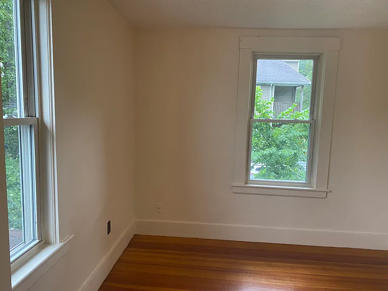 823-825 Boston Rd #2 — Photo 8