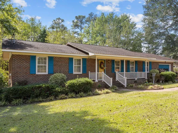 40 Pine St E, Lillington, NC 27546