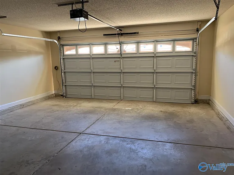 115 E Crest Way — Photo 20