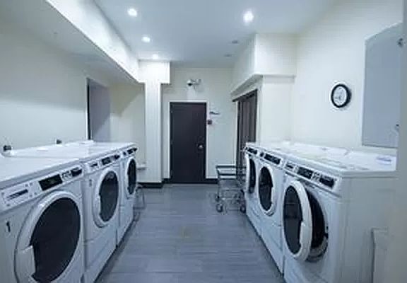 3rd image of 85 Pitt St APT 8