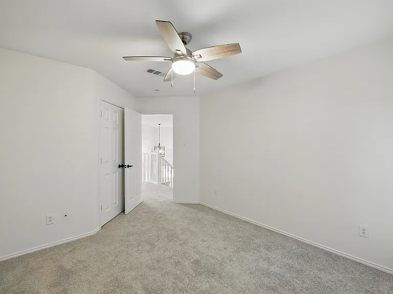 916 Sugarberry Ln — Photo 24