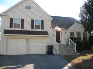 7687 Green Garland Dr, Springfield, VA 22153