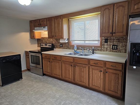 5th image of 538 Wood St