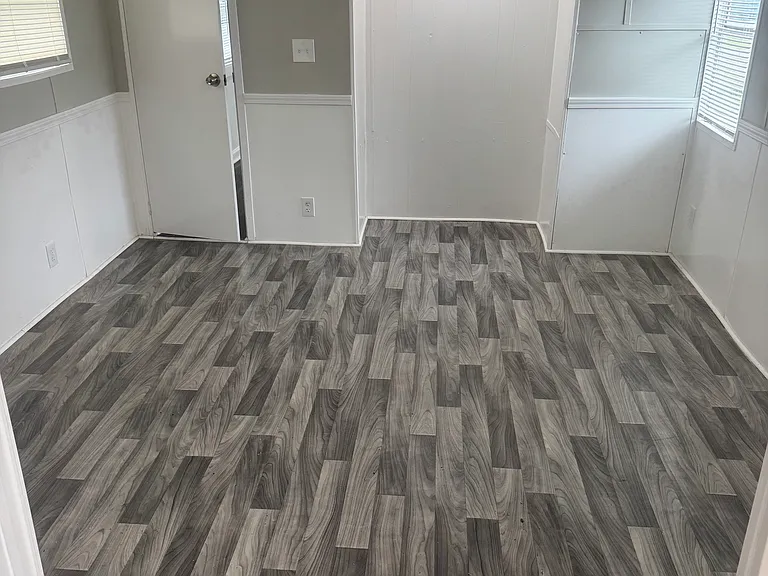 107 Chris Dr — Photo 6