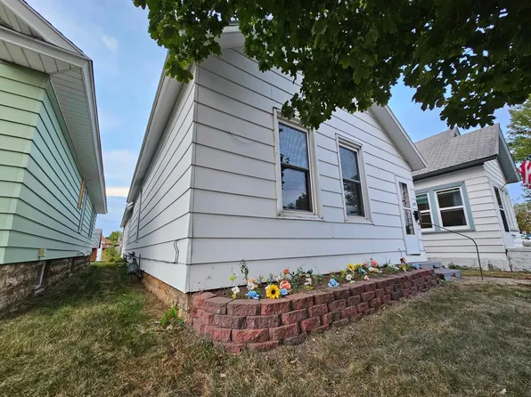 1004 E Sanborn St, Winona, MN 55987