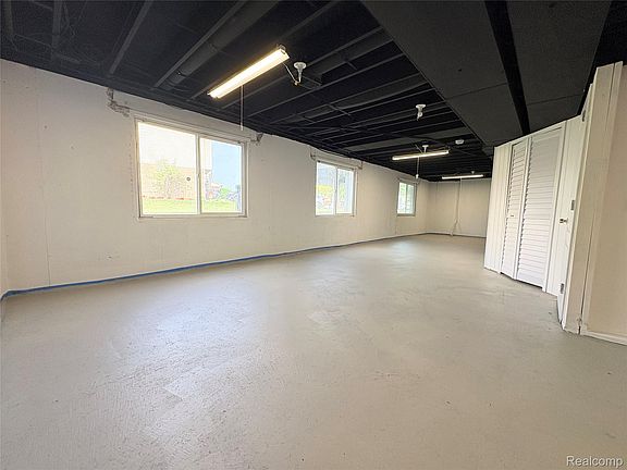 5th image of 1822 Golfview Ln