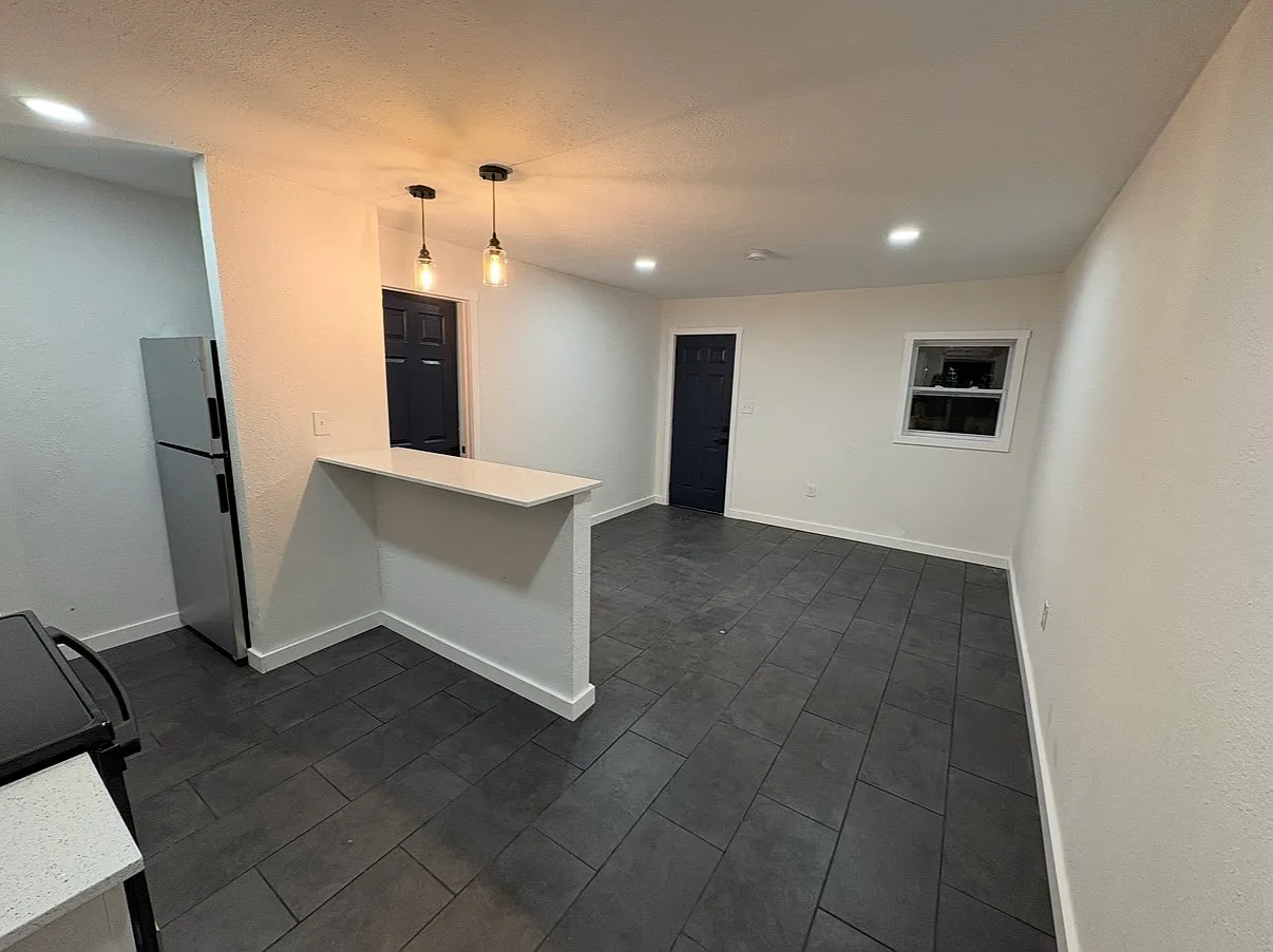 1 bed, 600 sqft, $1,195 — Photo 2