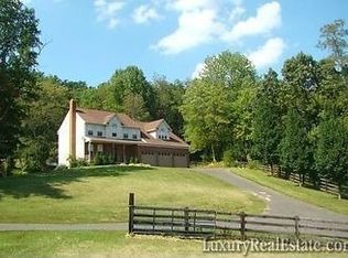 67 Moon Rd, Sperryville, VA 22740