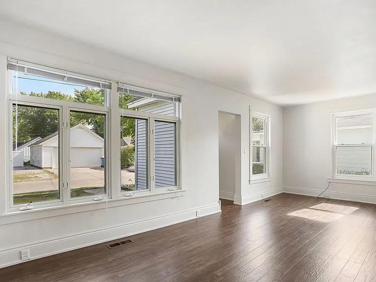 1190 Lakeview Dr — Photo 12