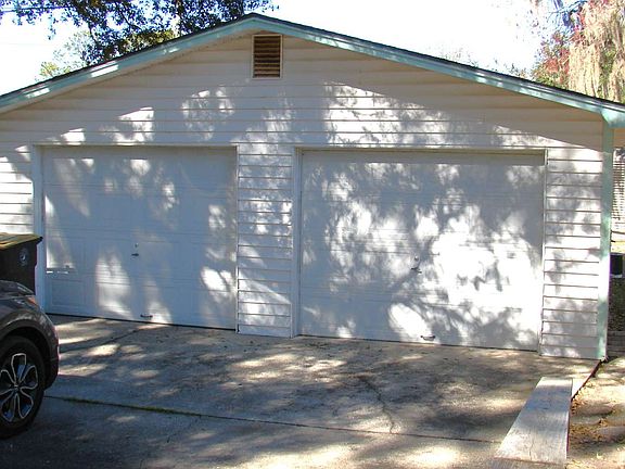 2nd image of 8551 Oglesby Ave