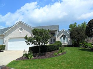9714 Hummingbird Hill Dr., Orland Park, IL 60467