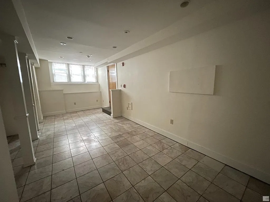 45 Joy St — Photo 3