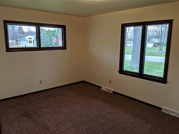 5th image of 4633 Darcie Dr
