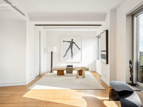 1 5th Avenue image 13 of 21