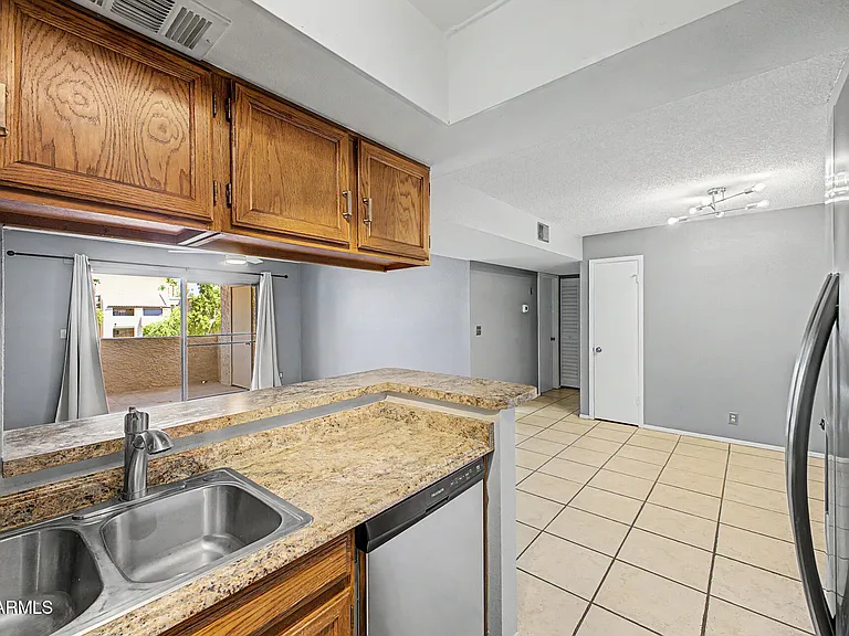 540 N May St #3113 — Photo 8