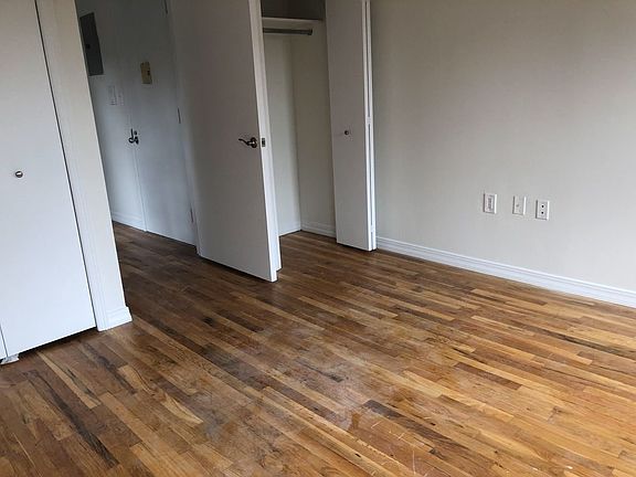 5th image of 360 W 47th St APT 4A
