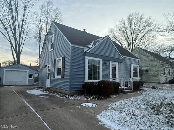 320 Tyler Ave, Cuyahoga Falls, OH 44221