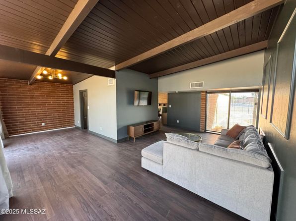 8724 E Lancaster Rd, Tucson, AZ 85715