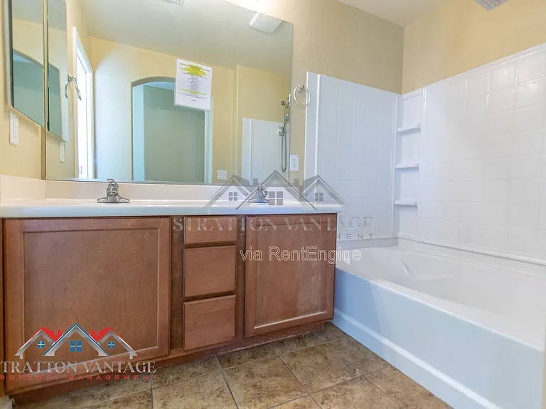 4685 E Laurel Ave — Photo 32