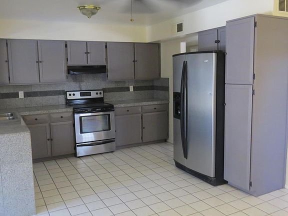 5th image of 416 E 10th Pl