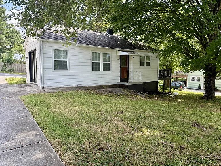 1606 Tuckaleechee Pike — Photo 1