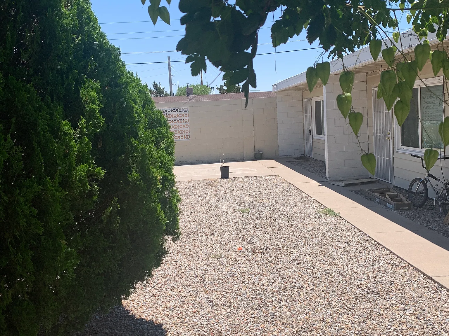 Updated 1 Bedroom Courtyard Apartment with Yard in South UNM — Photo 1