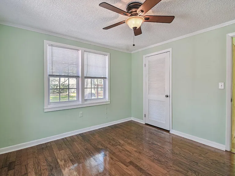 208 Union St — Photo 22