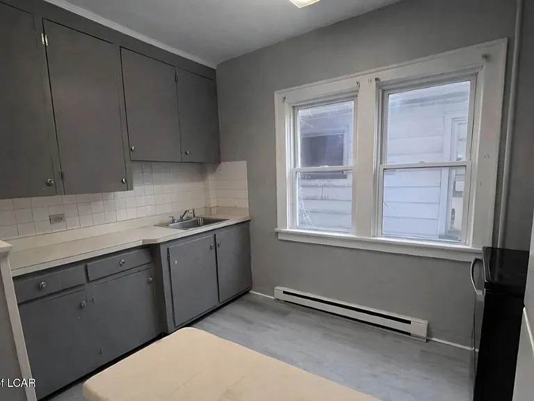 1210 S Main St #C — Photo 10