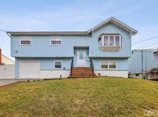 1096 Rudyard Dr, Perth Amboy, NJ 08861