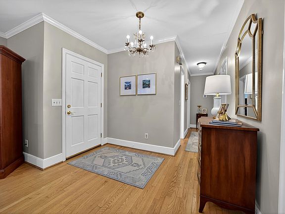 4th image of 5703 Ravenwood Rd