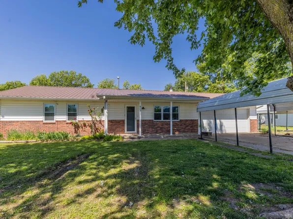 513 S Main St, Fairland, OK 74343