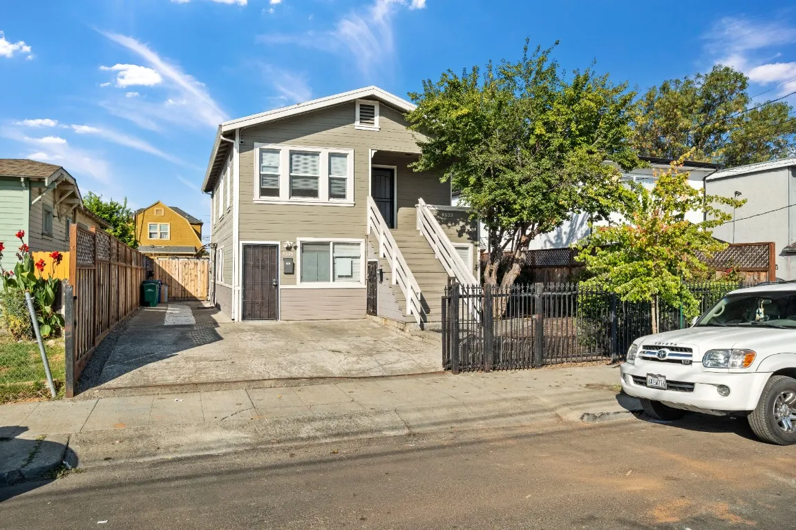 Primary Photo - 5533 Scoville St