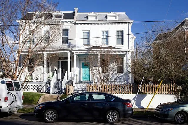 4427 9th St NW photo 1