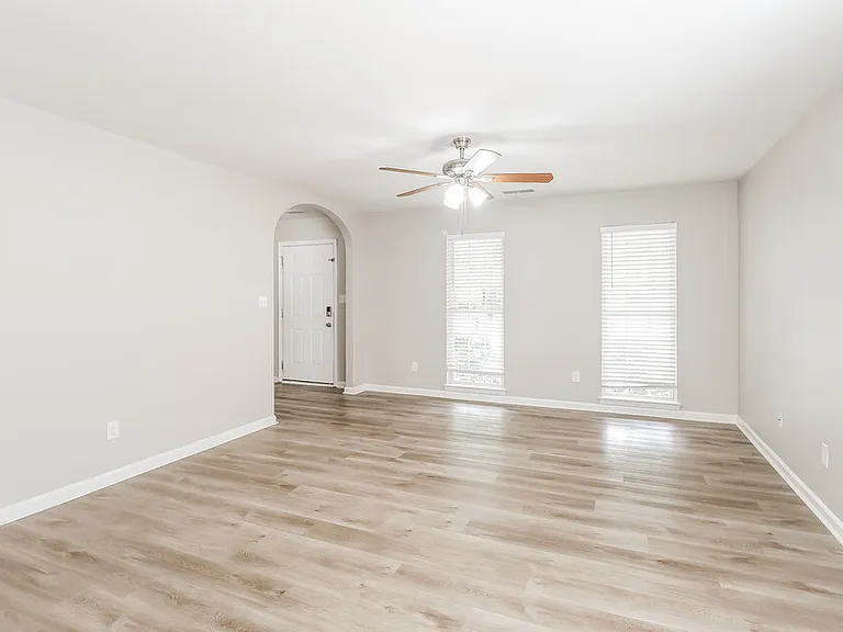 211 Winding Canyon Dr — Photo 5