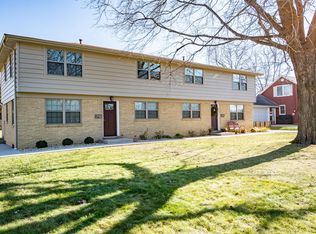 307 S Spruce St APT B, Washington, IL 61571