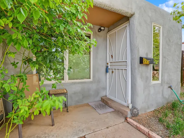 990 Calle Katarina, Santa Fe, NM 87507