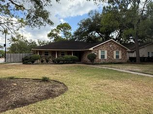 5103 Encino Ct, Friendswood, TX 77546