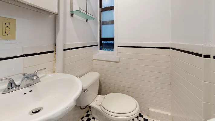 Rented by Bond New York | media 13