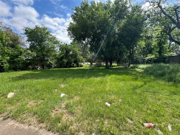 2651 Vaughn Blvd, Fort Worth, TX 76105