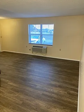 133 W Jackson Ave — Photo 9