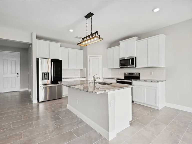 2560 Warren Acres Blvd — Photo 8