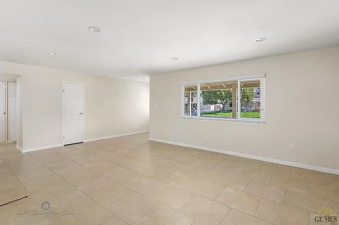 701 Cherry Hills Dr — Photo 10