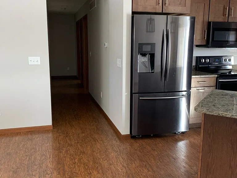 301 Grovebrook Ct — Photo 6