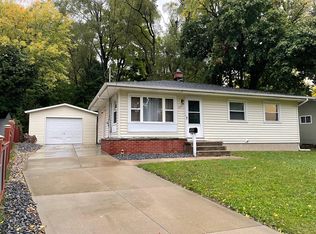 1131 Kentwood Dr NE, Grand Rapids, MI